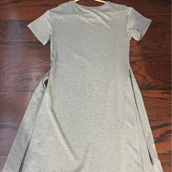 ⭐️ BB Dakota by Steve Madden Women’s Tie Waist Gray T-shirt Dress - Picture 4 of 4